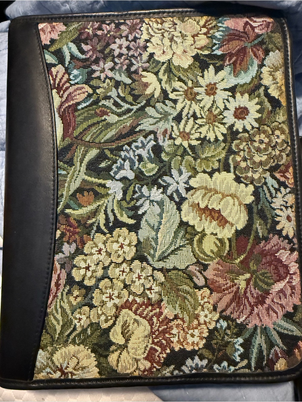 Franklin Quest/Covey Floral Tapestry Zippered Portfolio - Multicolor